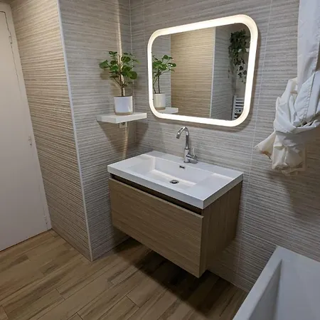 Apartment Vue Sur Le Sacre-coeur, Inspirations Japonaises *